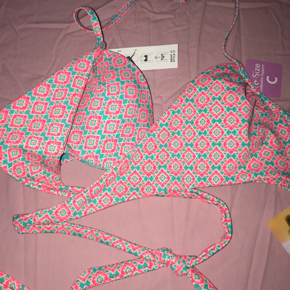 Swimwear Set - Picture 6 of 8